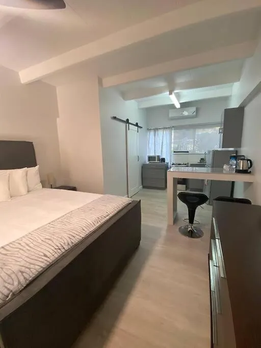 The Studio At Pineapple Court Ocho Rios 아파트